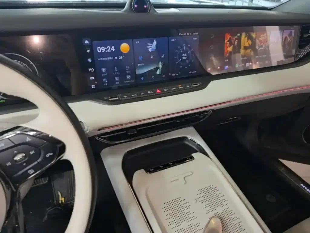 Voyah Free 2025 Model 318 318km Rear-Wheel Drive Touring Edition — миниатюра 13