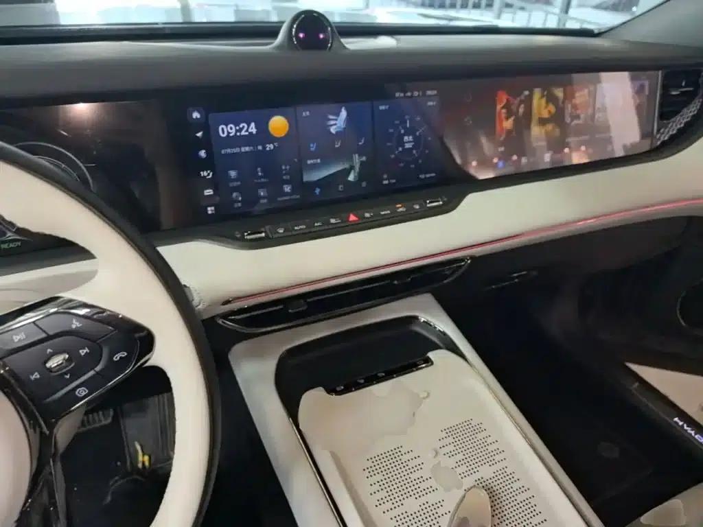 Voyah Free 2025 Model 318 318km Rear-Wheel Drive Touring Edition — миниатюра 10
