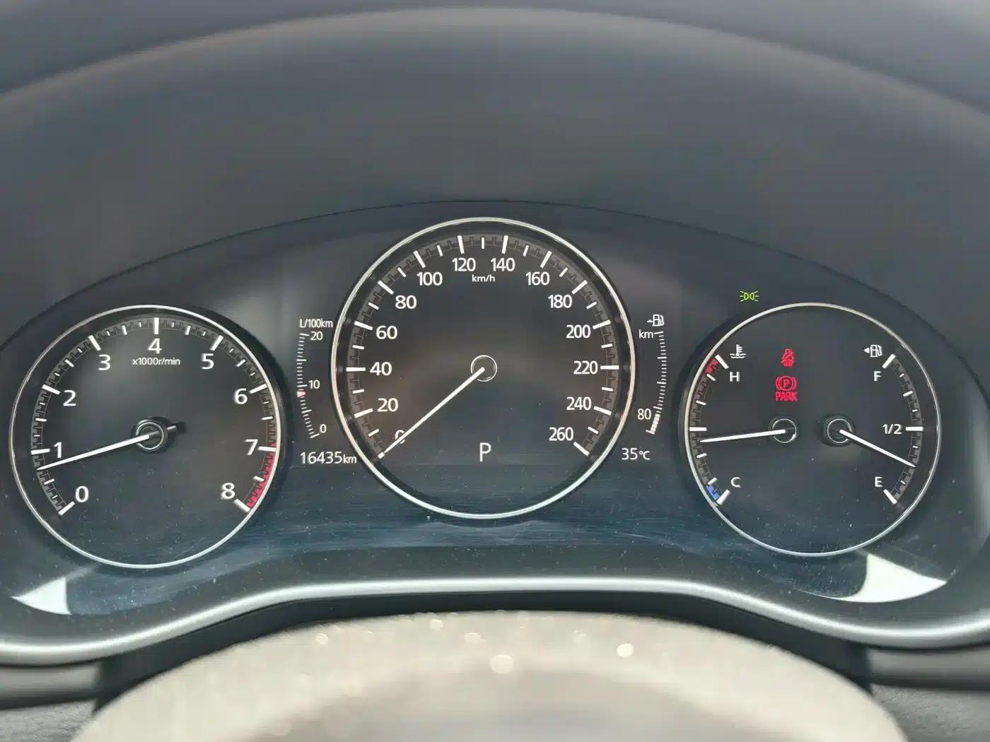 Mazda3 Axela 2023 2.0L Automatic Premium Edition — миниатюра 5