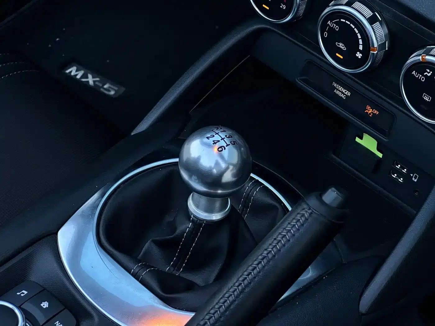 Mazda MX-5 2023 2.0L Manual — миниатюра 16