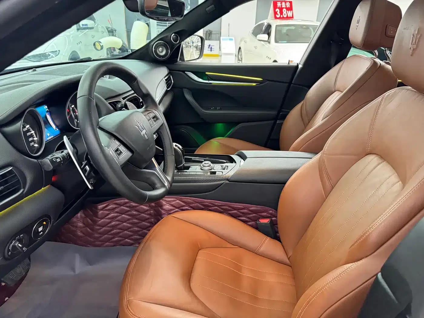 2016 Levante 3.0T Standard Edition — миниатюра 3