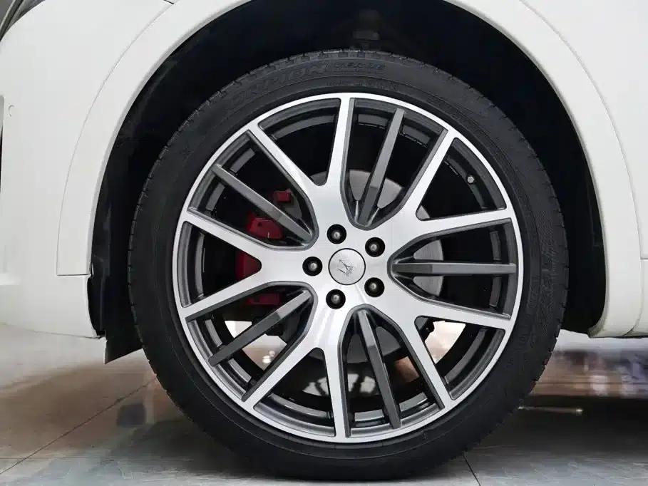 2016 Levante 3.0T Standard Edition — миниатюра 5