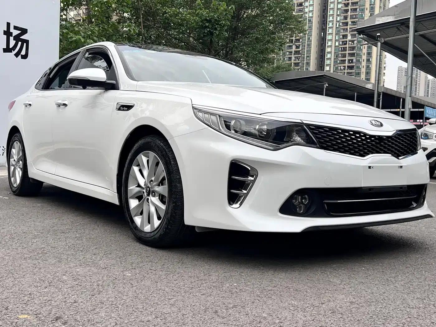 Kia K5 2016 1.6T Automatic LUX — миниатюра 3