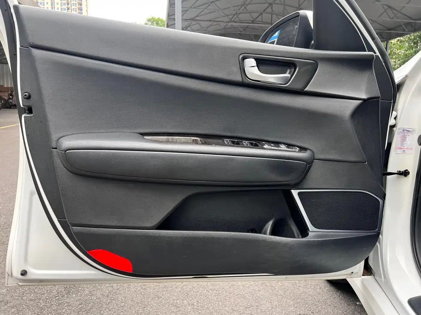Kia K5 2016 1.6T Automatic LUX — миниатюра 6