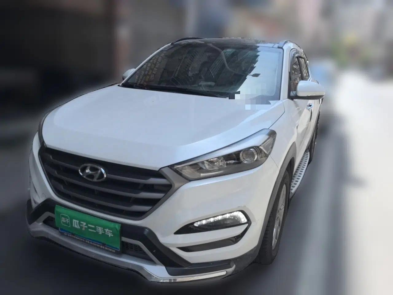 Hyundai Tucson 2015 1.6T Dual-Clutch Two-Wheel-Drive Smart Model — миниатюра 1