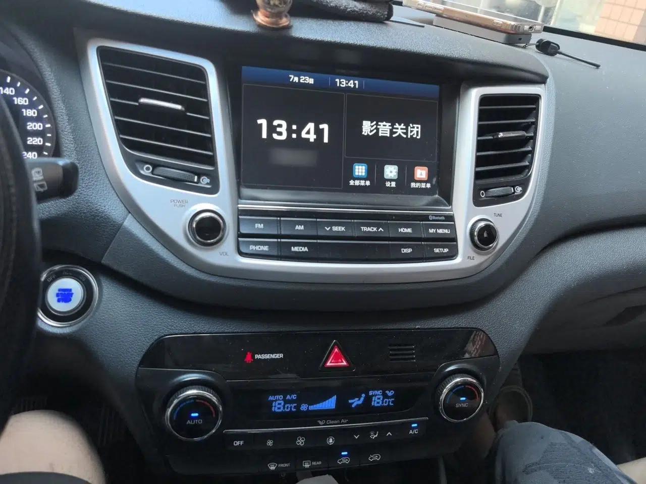 Hyundai Tucson 2015 1.6T Dual-Clutch Two-Wheel-Drive Smart Model — миниатюра 12