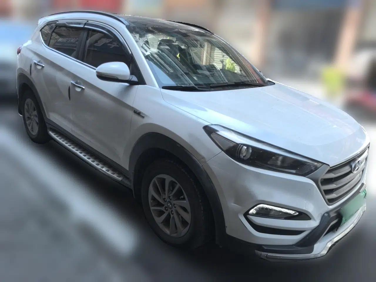 Hyundai Tucson 2015 1.6T Dual-Clutch Two-Wheel-Drive Smart Model — миниатюра 3