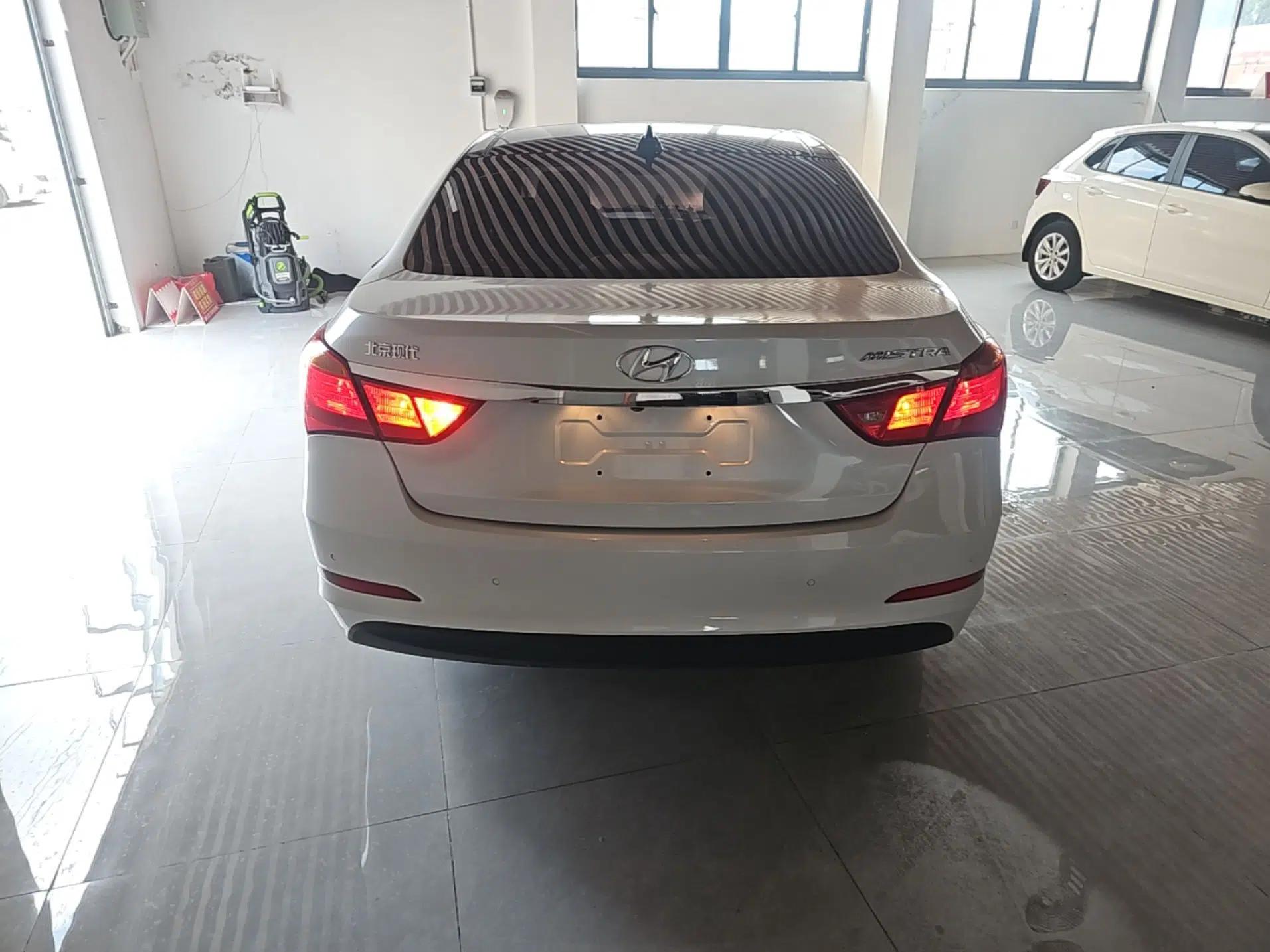 Hyundai Mistra 2016 1.8L Automatic Smart GLS — миниатюра 3