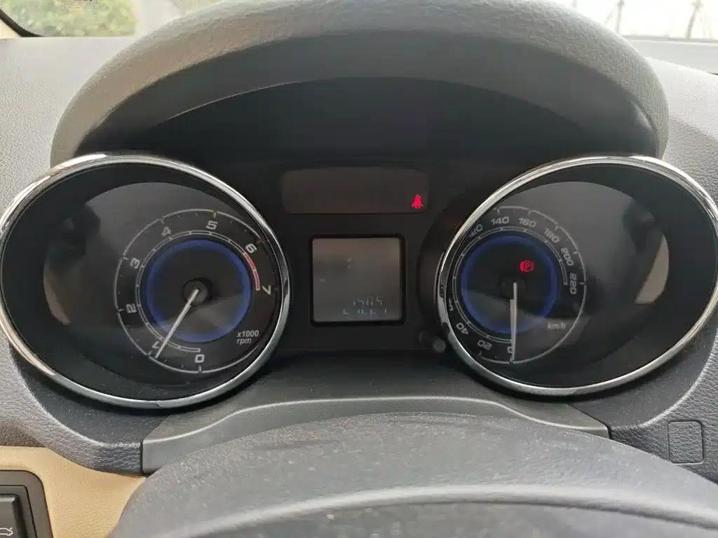 Chery E3 2015 1.5L Manual Smart Edition — миниатюра 12