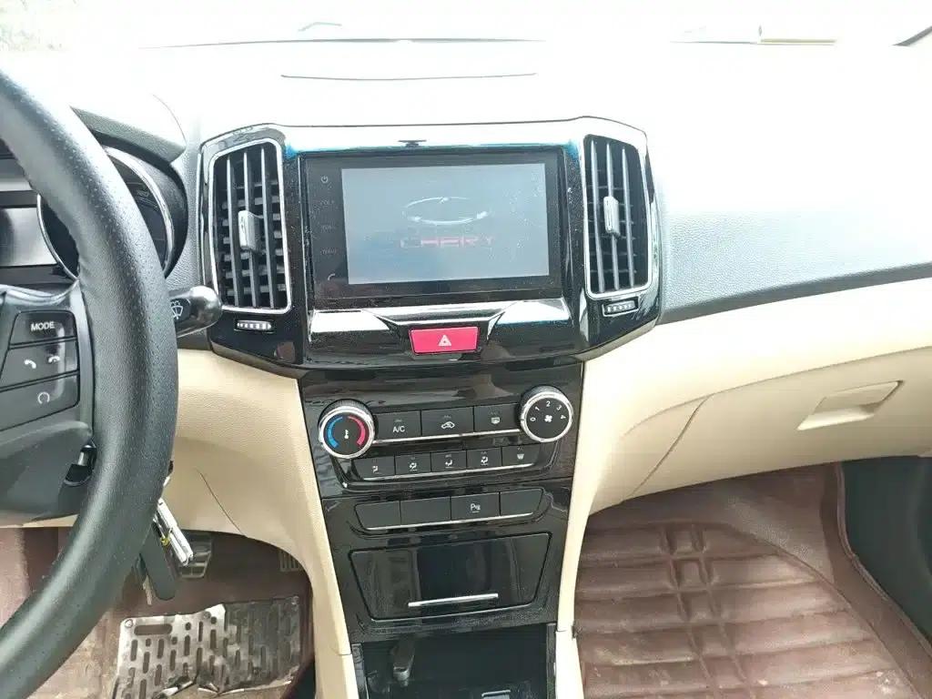 Chery E3 2015 1.5L Manual Smart Edition — миниатюра 14