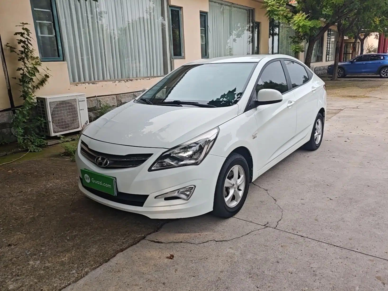 Hyundai Verna (older generation) 2016 1.4L Manual Smart GLS Trim — миниатюра 1