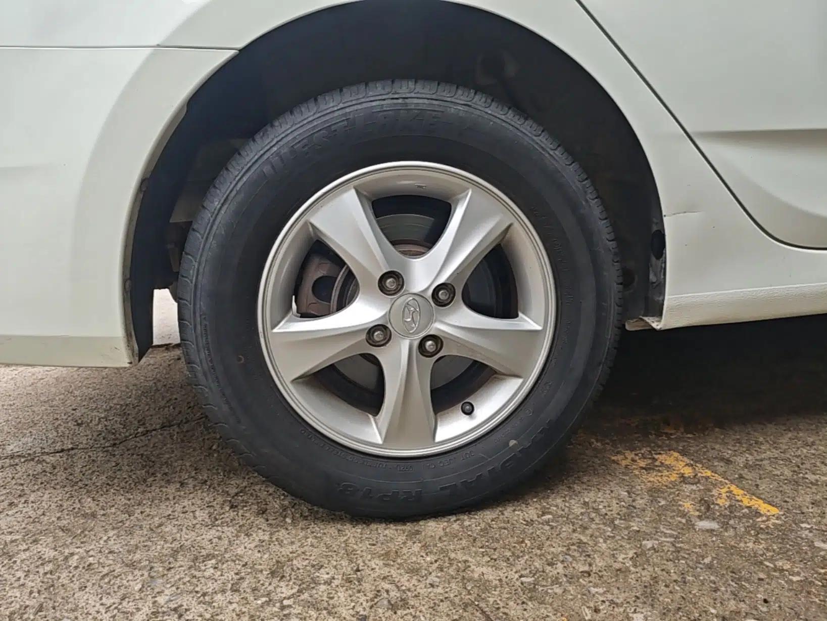 Hyundai Verna (older generation) 2016 1.4L Manual Smart GLS Trim — миниатюра 11