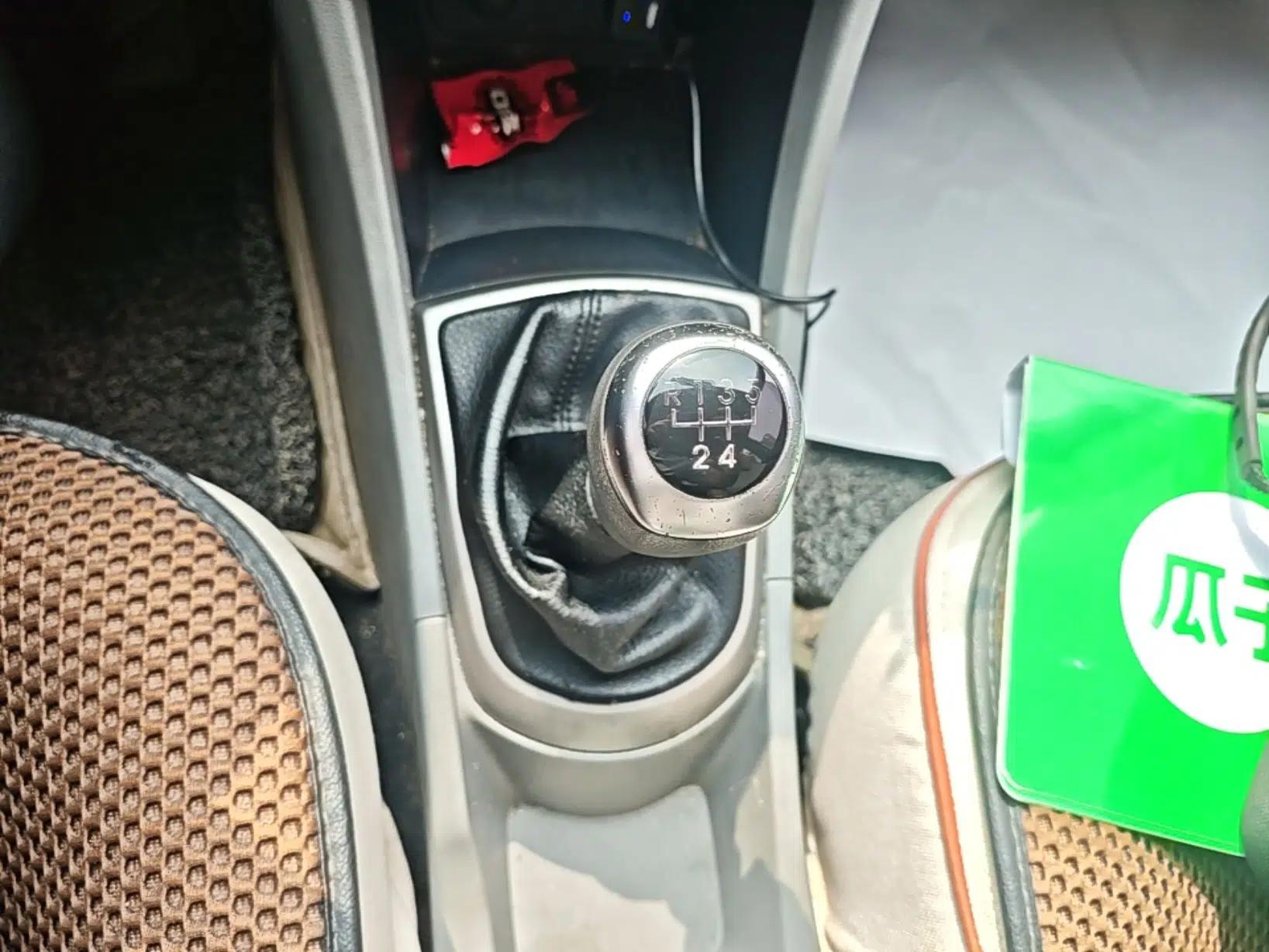 Hyundai Verna (older generation) 2016 1.4L Manual Smart GLS Trim — миниатюра 16