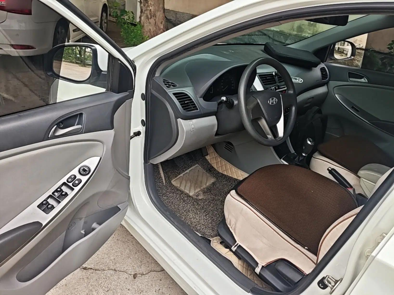 Hyundai Verna (older generation) 2016 1.4L Manual Smart GLS Trim — миниатюра 18