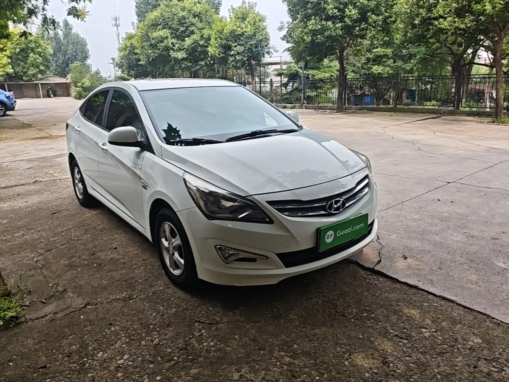 Hyundai Verna (older generation) 2016 1.4L Manual Smart GLS Trim — миниатюра 3