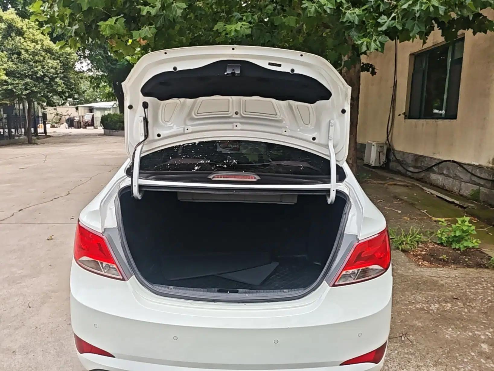 Hyundai Verna (older generation) 2016 1.4L Manual Smart GLS Trim — миниатюра 22