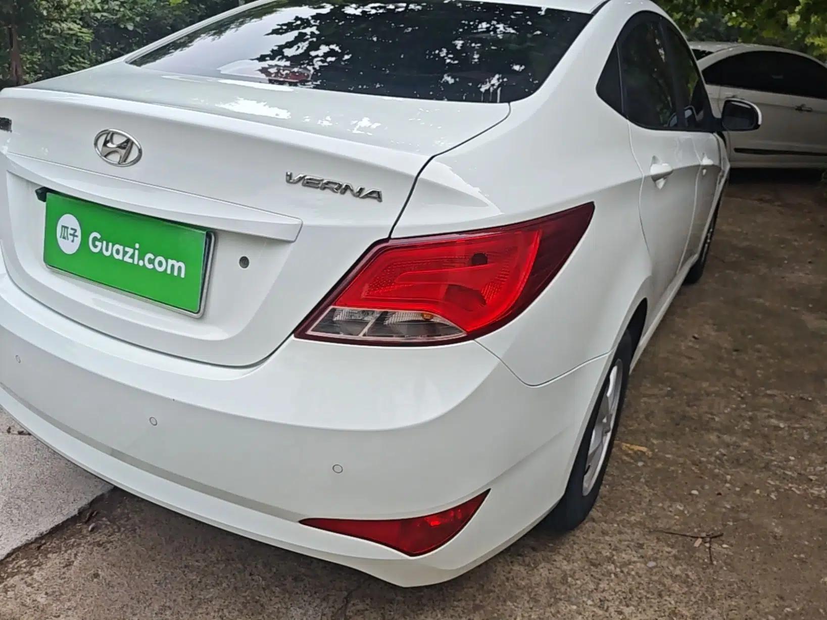 Hyundai Verna (older generation) 2016 1.4L Manual Smart GLS Trim — миниатюра 9