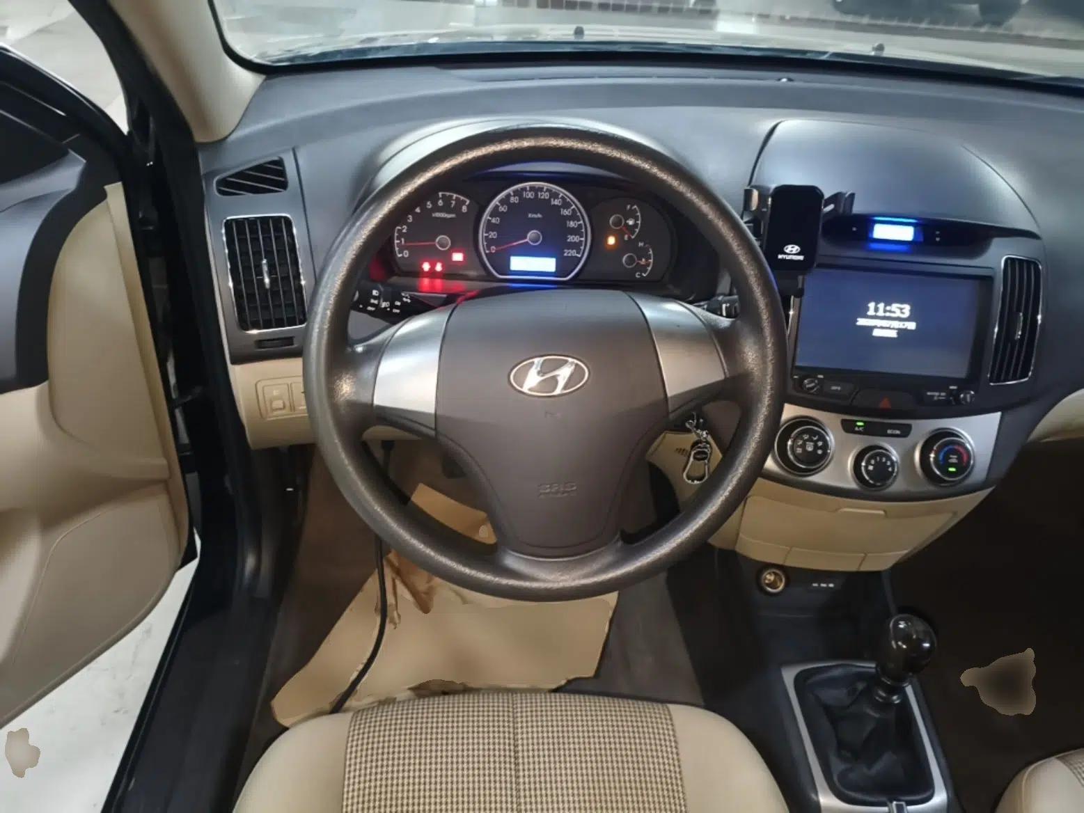 Hyundai Celesta 2011 1.6L Manual Comfort Edition — миниатюра 13