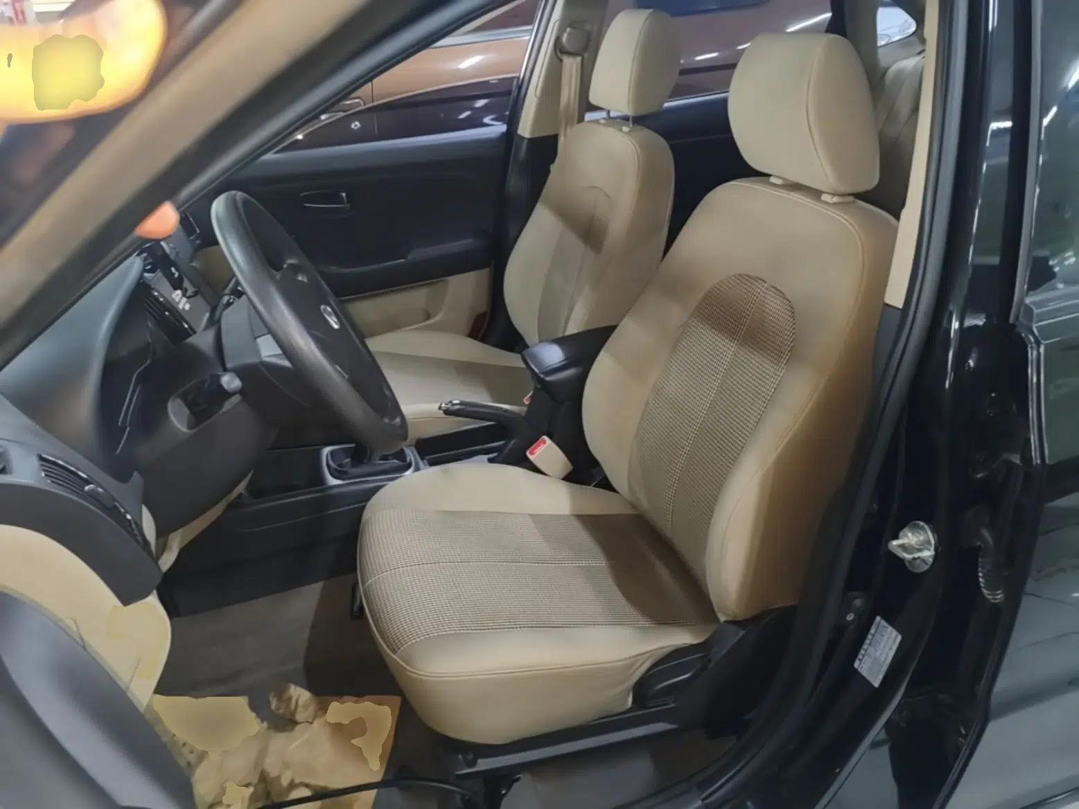 Hyundai Celesta 2011 1.6L Manual Comfort Edition — миниатюра 17
