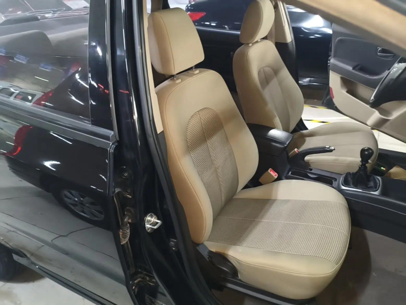 Hyundai Celesta 2011 1.6L Manual Comfort Edition — миниатюра 19