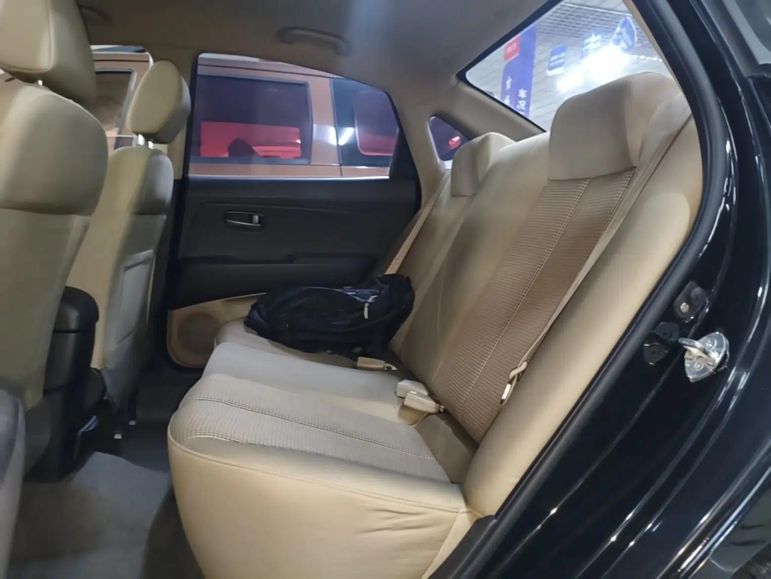 Hyundai Celesta 2011 1.6L Manual Comfort Edition — миниатюра 20