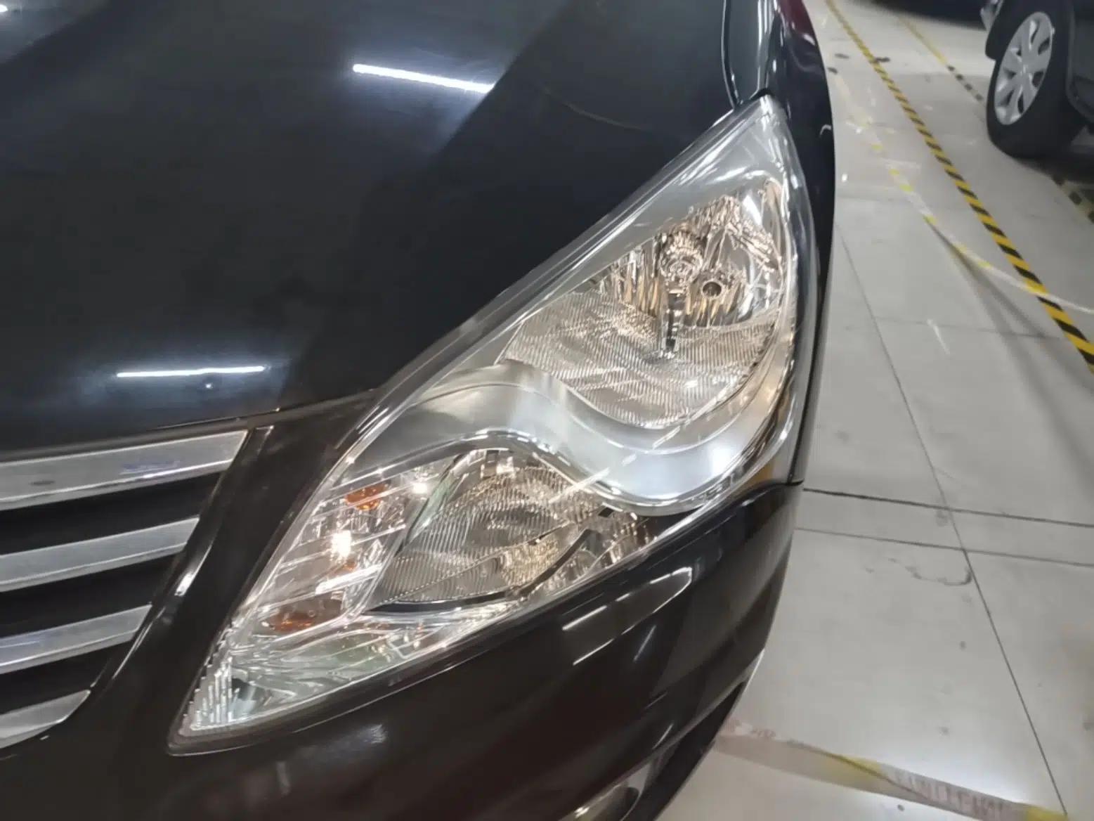 Hyundai Celesta 2011 1.6L Manual Comfort Edition — миниатюра 8