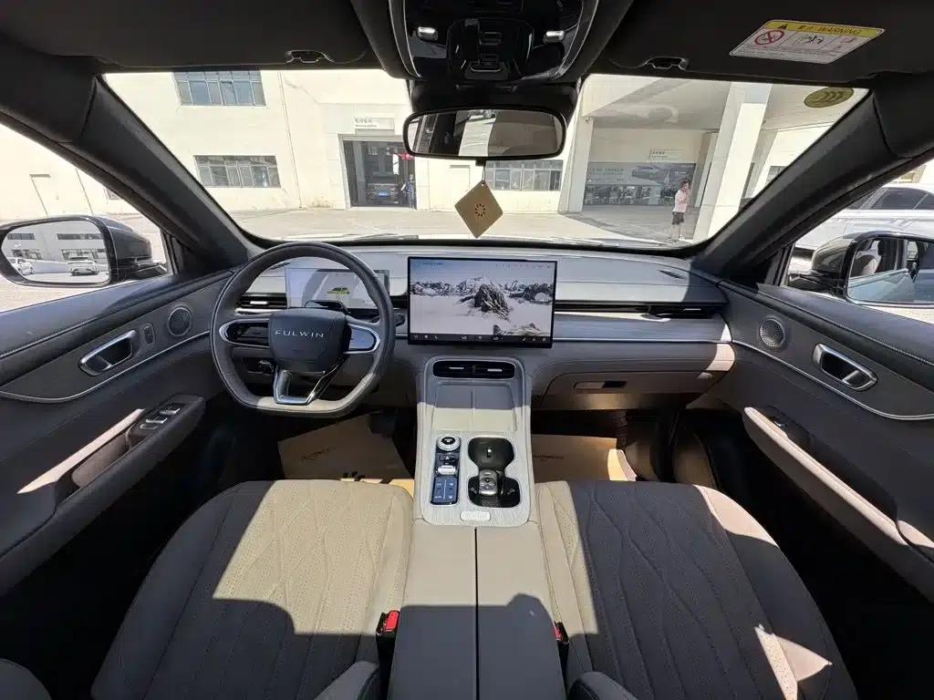 Fengyun T8 2025 1.5T 130km Premium Edition 5-seater — миниатюра 6