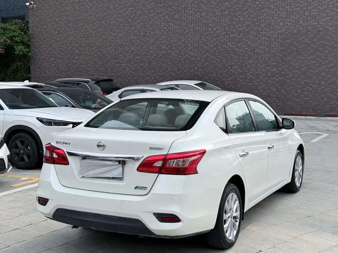 Nissan Sylphy 2016 1.6XL CVT Luxury Edition — миниатюра 9