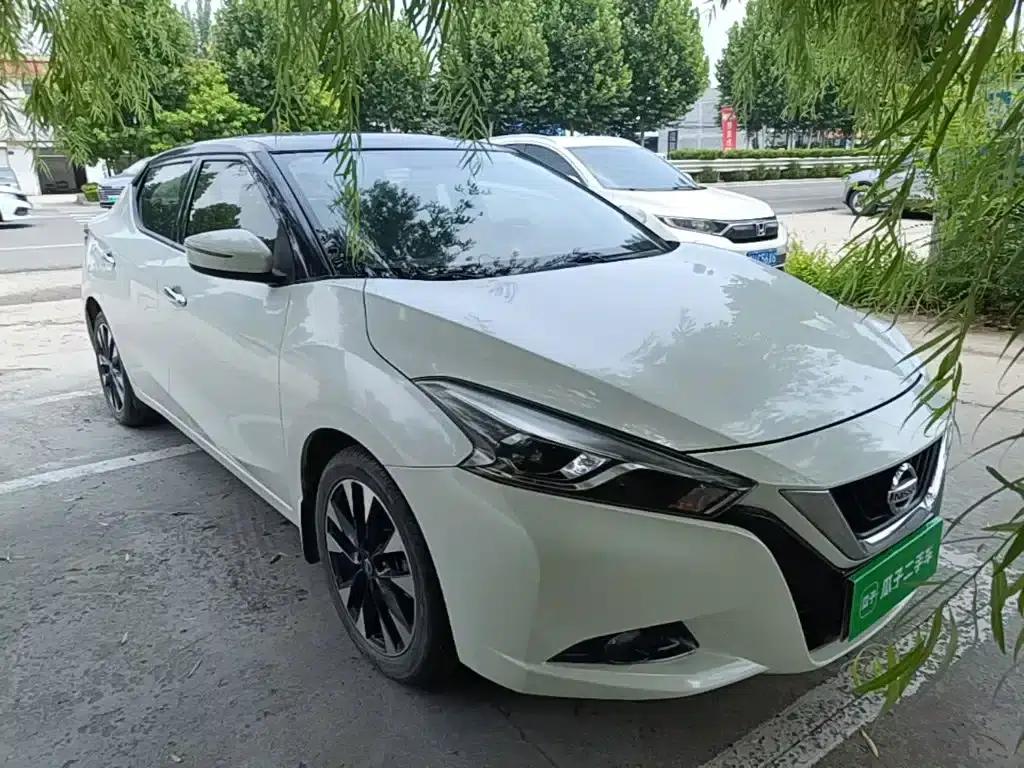 Nissan Bluebird 2016 1.6L CVT Smart Edition — миниатюра 4