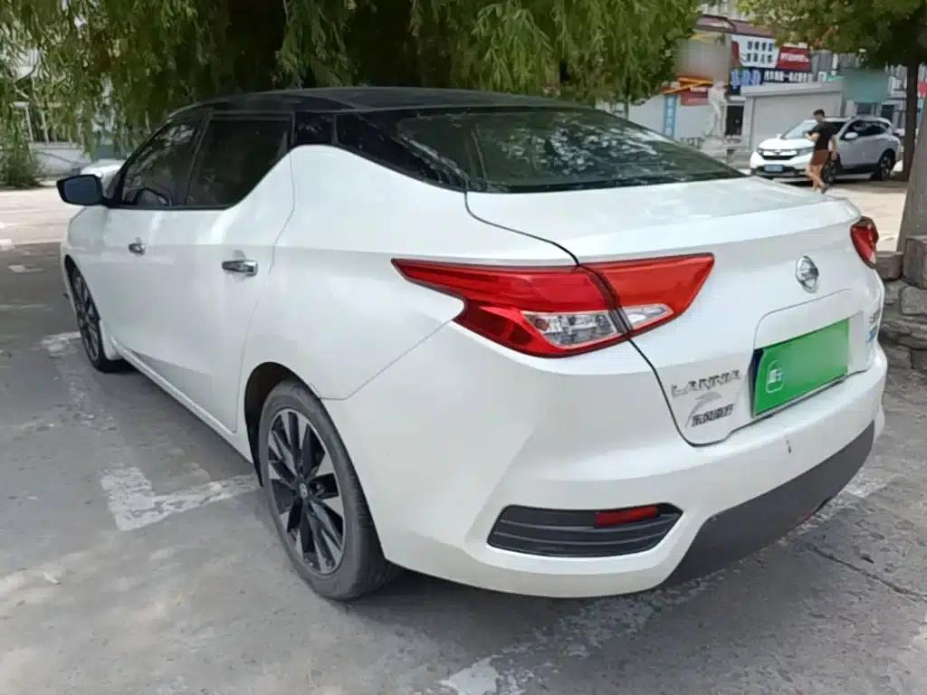 Nissan Bluebird 2016 1.6L CVT Smart Edition — миниатюра 5