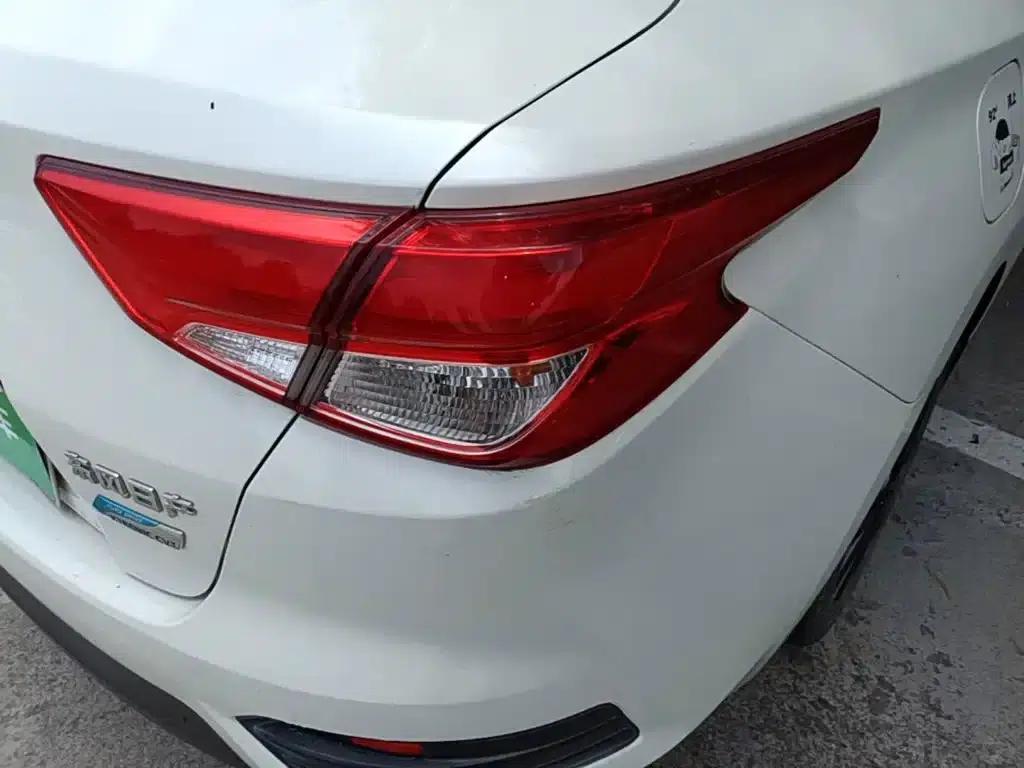 Nissan Bluebird 2016 1.6L CVT Smart Edition — миниатюра 8