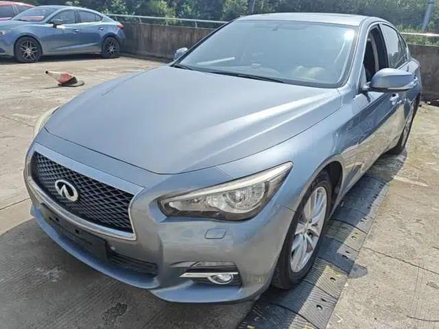 Infiniti Q50 2014 2.0T Luxury Edition