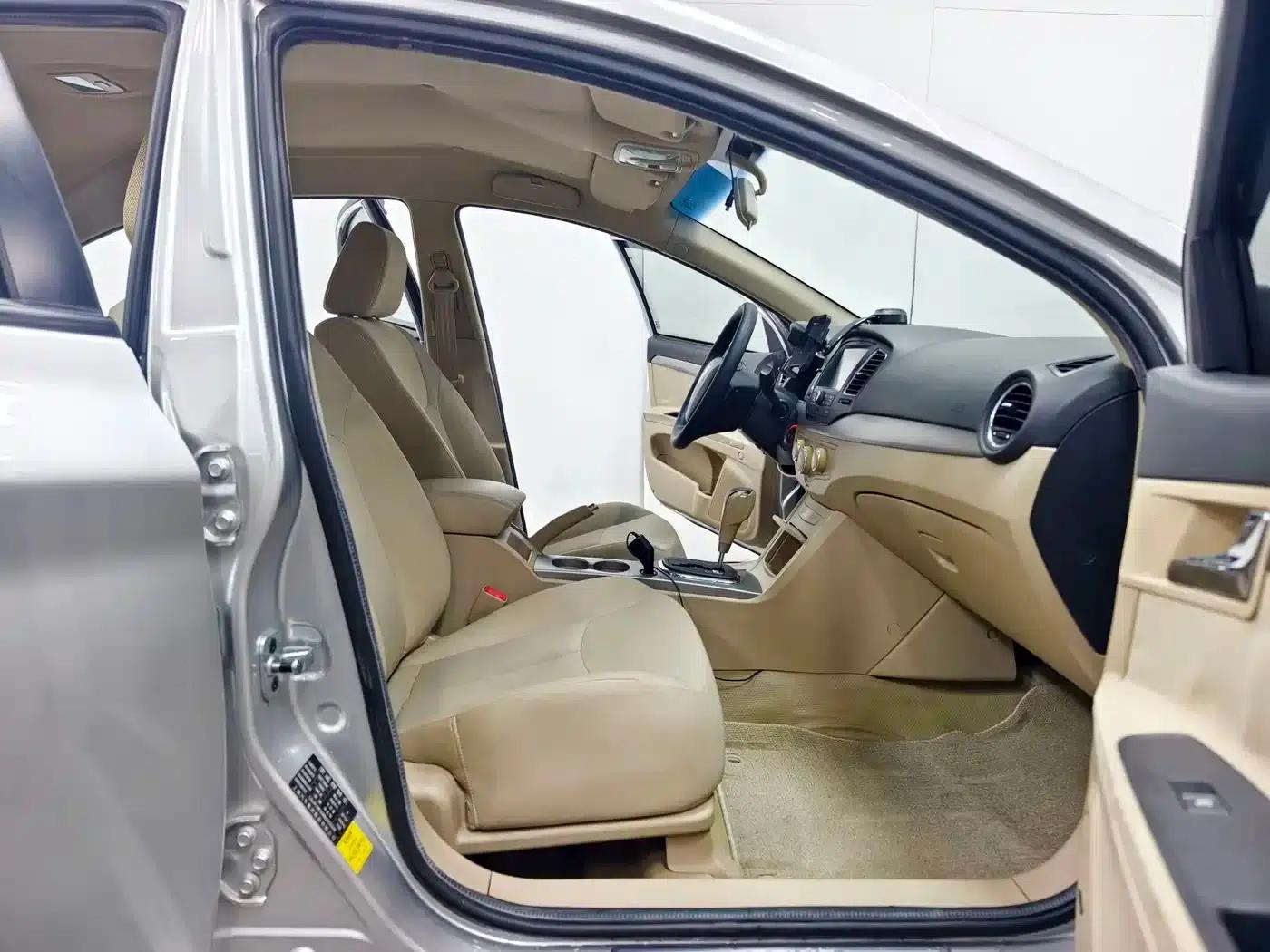 Roewe 350 2011 Model 350S 1.5L Automatic Delight Edition — миниатюра 13