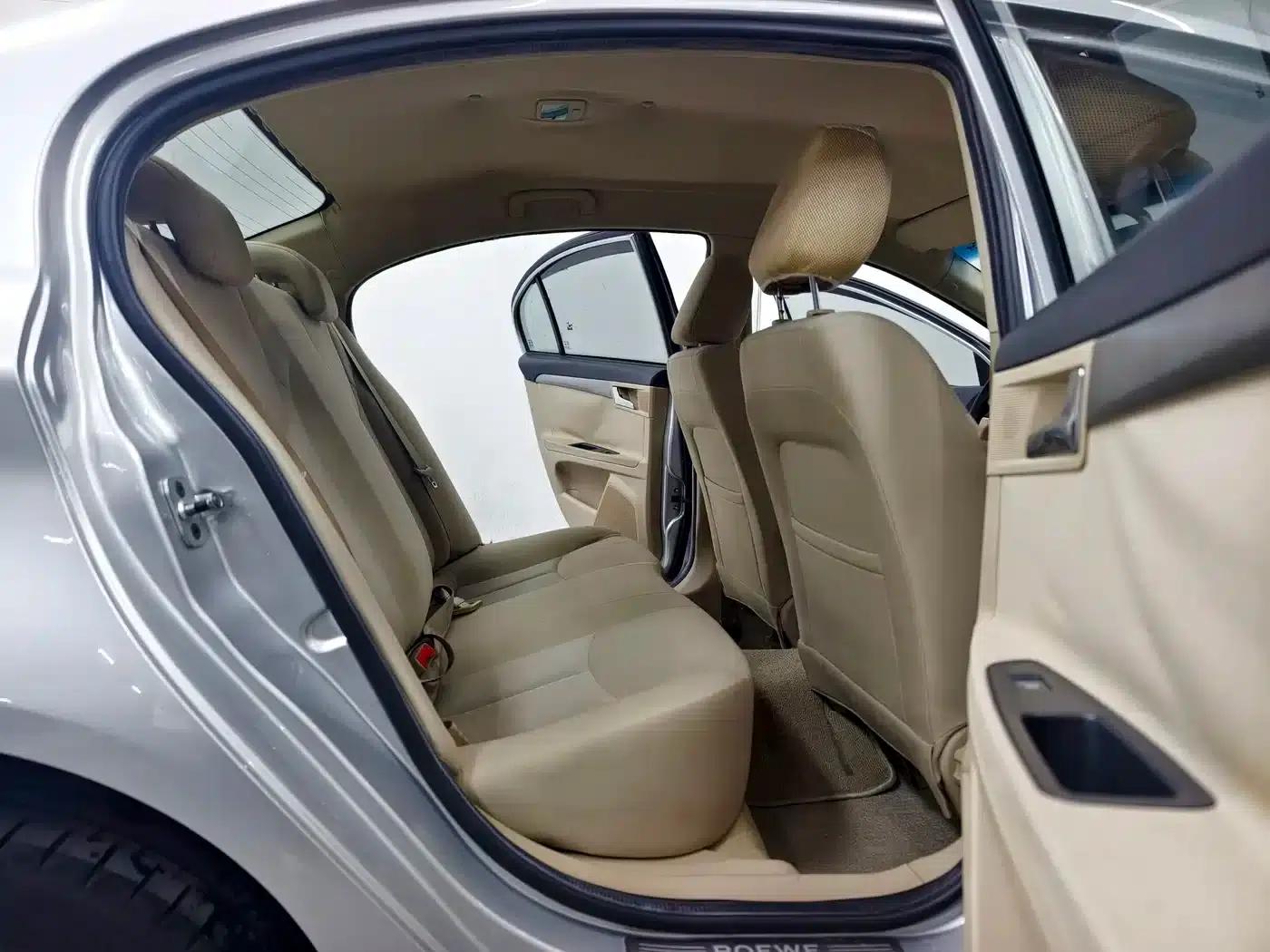 Roewe 350 2011 Model 350S 1.5L Automatic Delight Edition — миниатюра 15