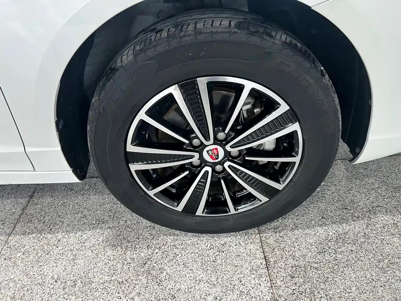 Roewe Ei5 2019 Intelligent Flagship Edition — миниатюра 11