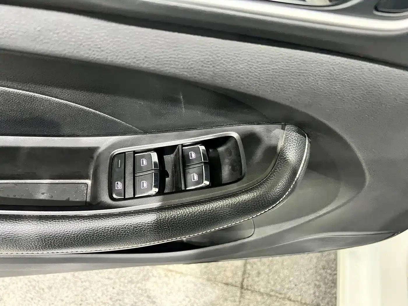 Roewe Ei5 2019 Intelligent Flagship Edition — миниатюра 15