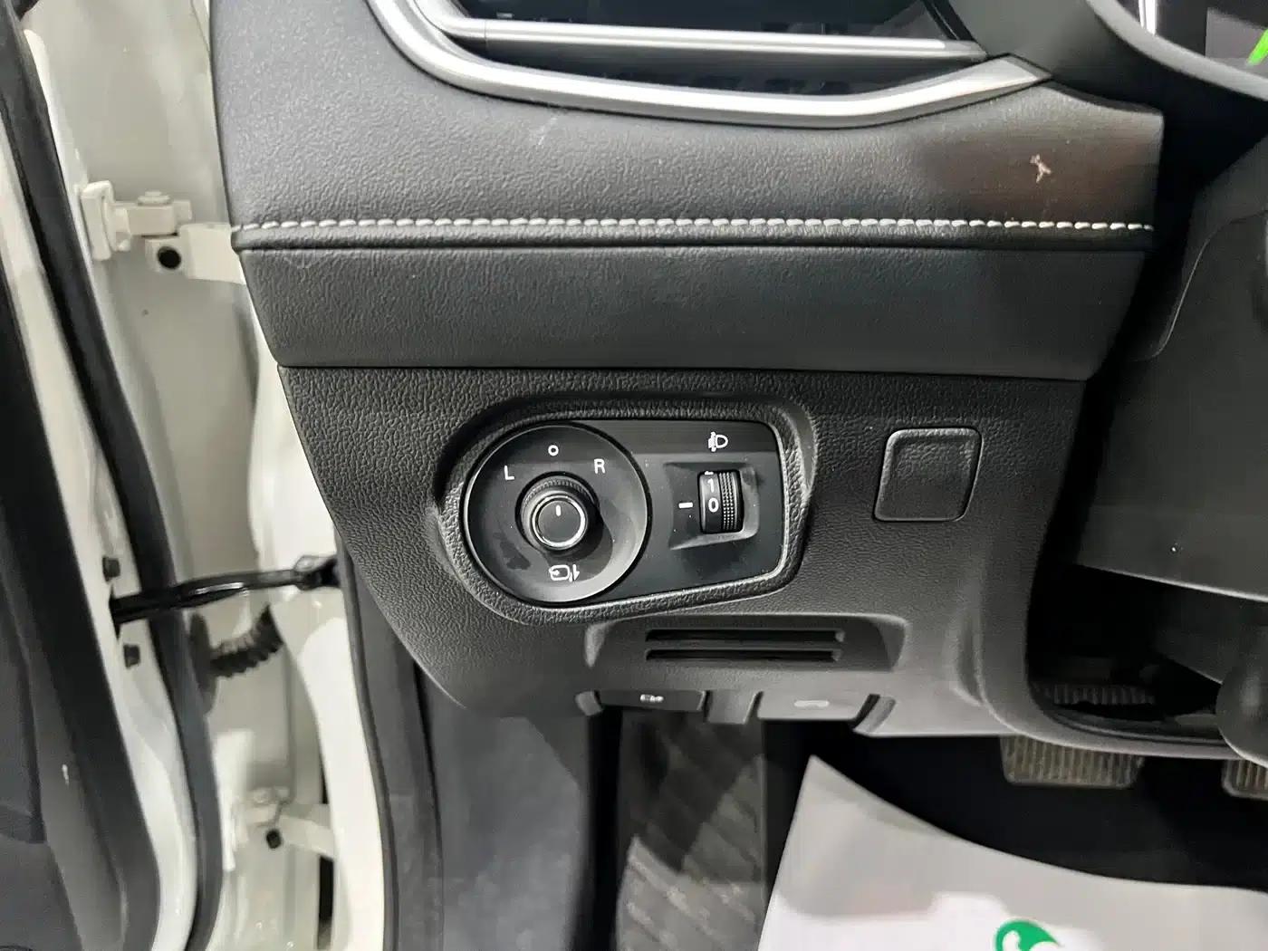 Roewe Ei5 2019 Intelligent Flagship Edition — миниатюра 17