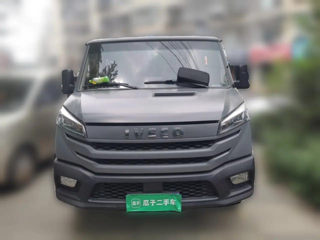Iveco Daily 2023 2.5T A35M1 Multi-Purpose Passenger Vehicle Short Wheelbase Low Roof Single-Tire Side-Sliding Door Automatic Transmission — миниатюра 2