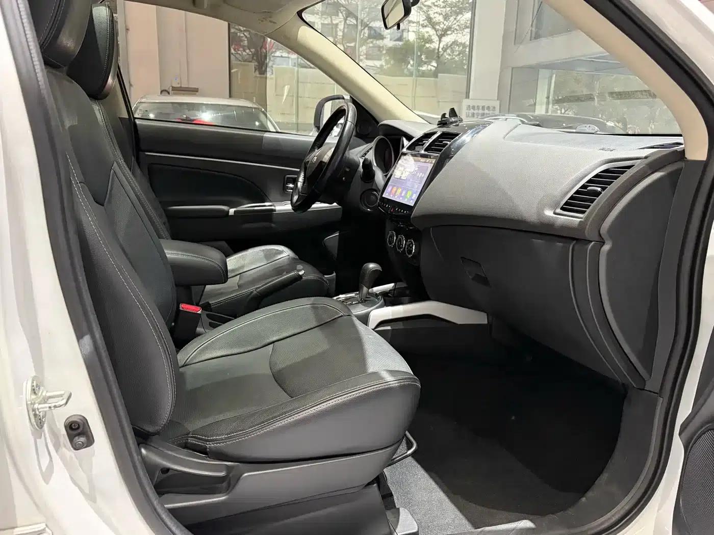 2018 ASX 2.0L CVT 2WD Premium Edition — миниатюра 20