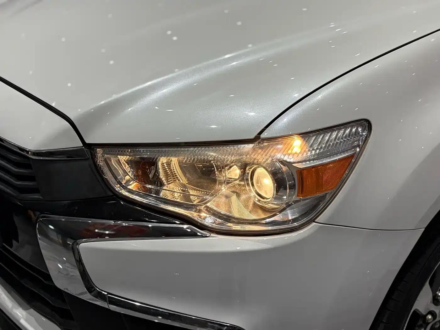 2018 ASX 2.0L CVT 2WD Premium Edition — миниатюра 21