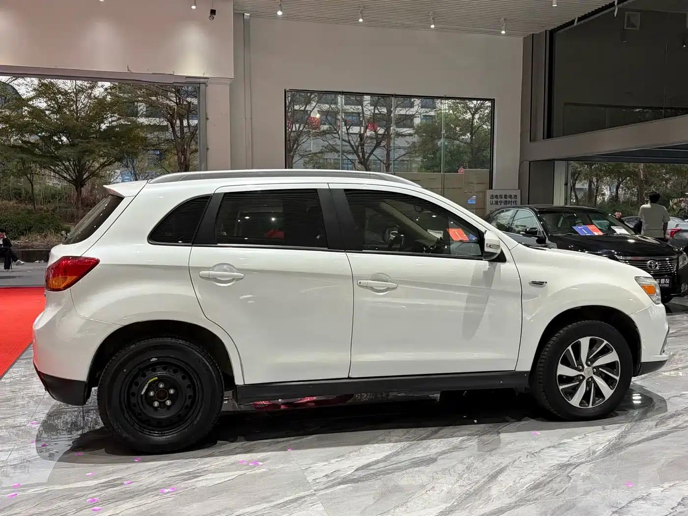 2018 ASX 2.0L CVT 2WD Premium Edition — миниатюра 31