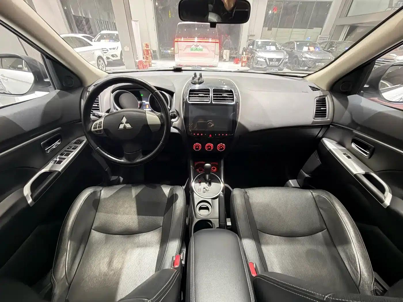 2018 ASX 2.0L CVT 2WD Premium Edition — миниатюра 6