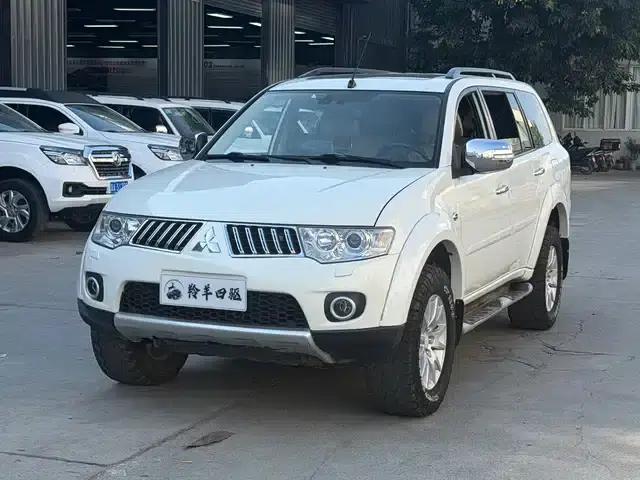 2011 Pajero Sport (Imported) 3.0L Luxury Navigation Edition