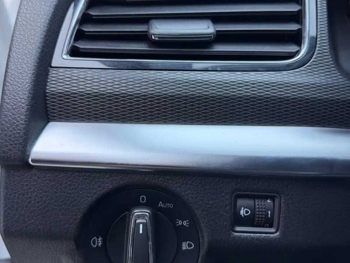 Kamiq 2023 1.5L Automatic Comfort Edition — миниатюра 6