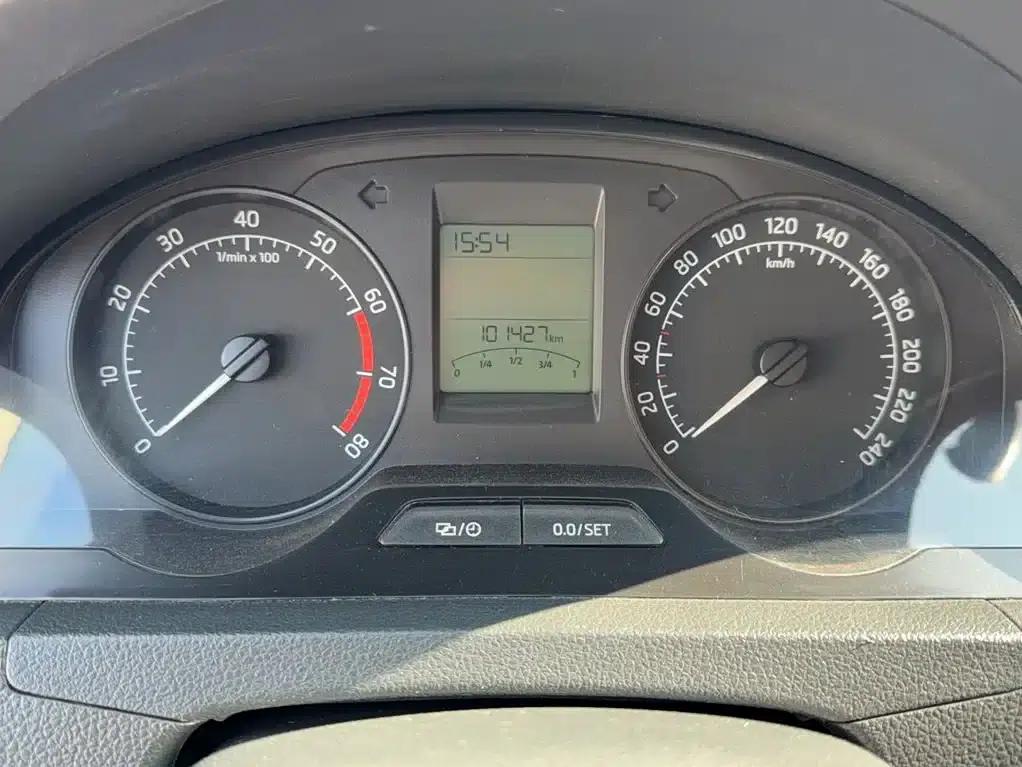 Rapid 2016 1.6L Manual Comfort Edition — миниатюра 12