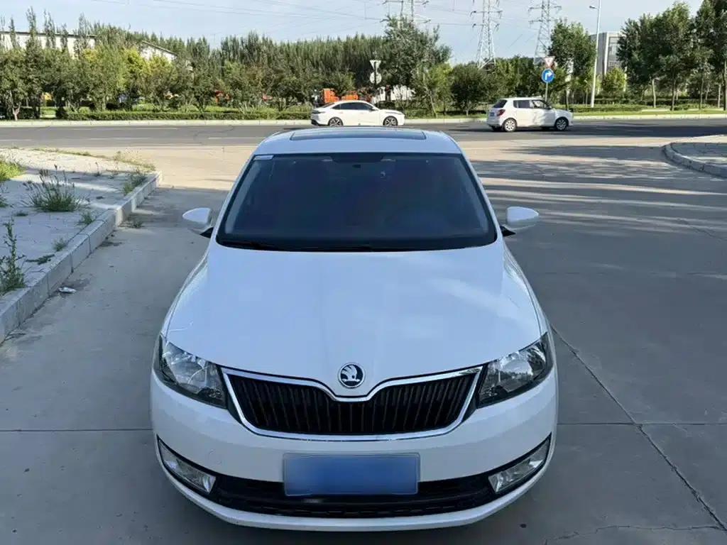 Rapid 2016 1.6L Manual Comfort Edition — миниатюра 7