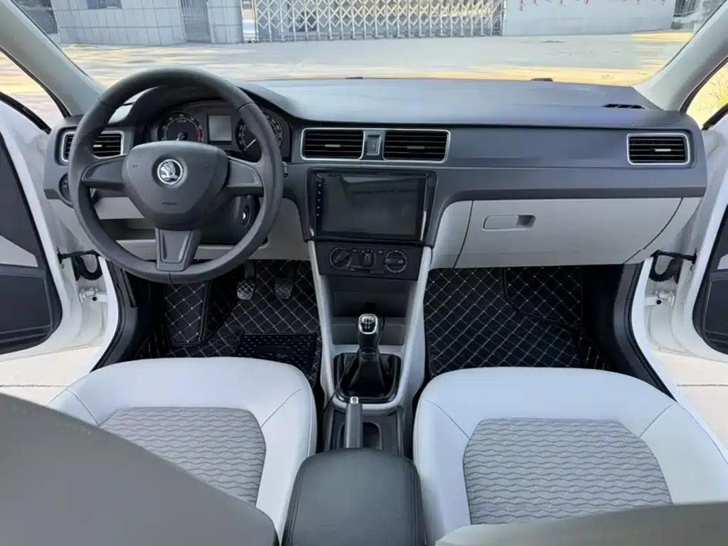 Rapid 2016 1.6L Manual Comfort Edition — миниатюра 10