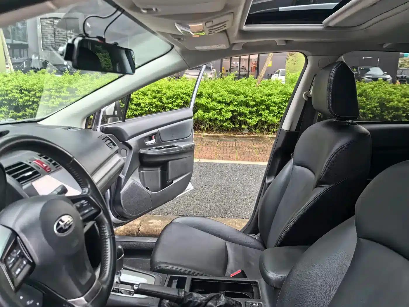 Subaru XV 2012 2.0i Luxury Edition — миниатюра 9