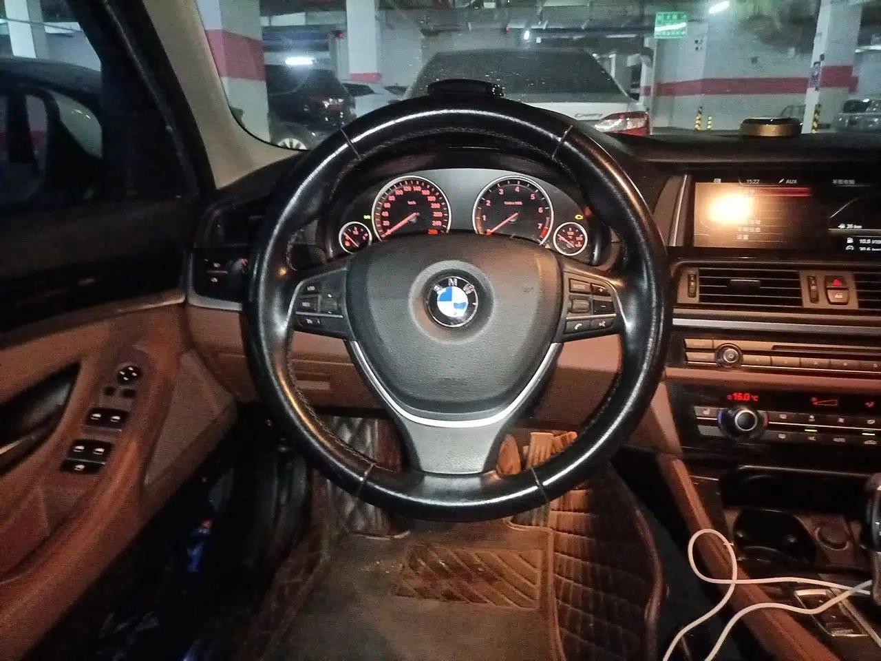 BMW 5 Series 2017 520Li Elegant Edition — миниатюра 10