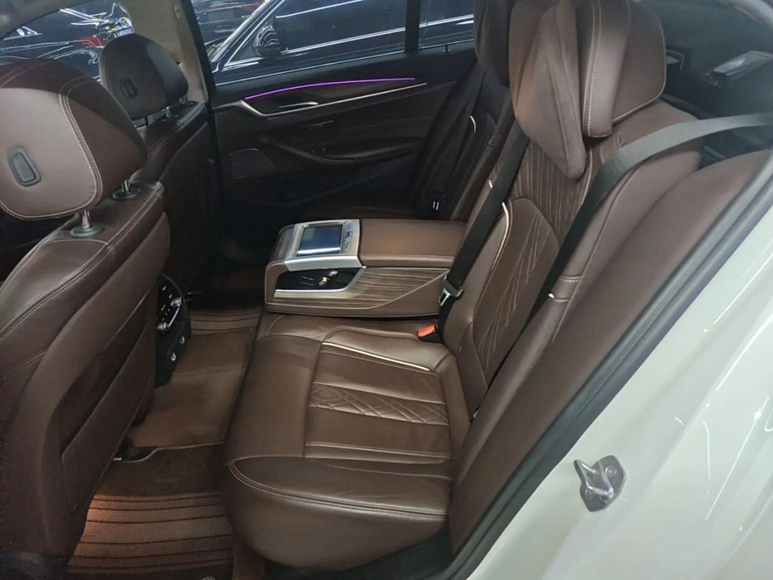 BMW 5 Series 2019 530Li Luxury Edition Premium Package — миниатюра 20